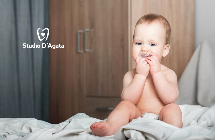 Le conseguenze dell’uso del ciuccio dopo l’eruzione dei denti da latte